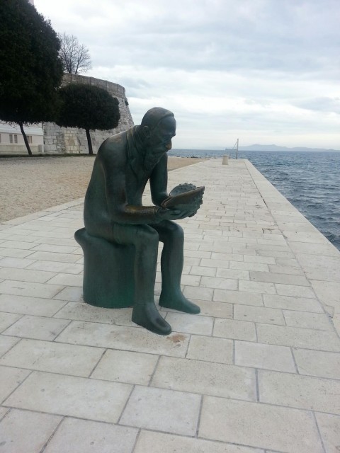 Statue of a man